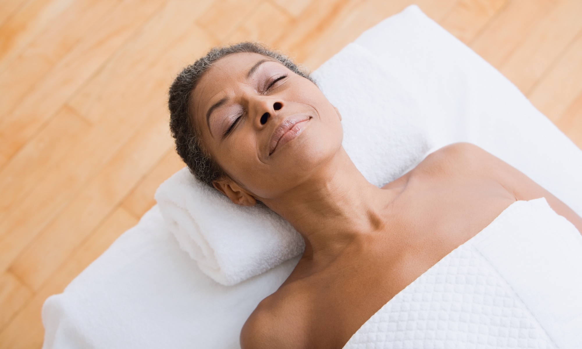 Up to 28% Off on HydraFacial at Enhance Beautiful Skin