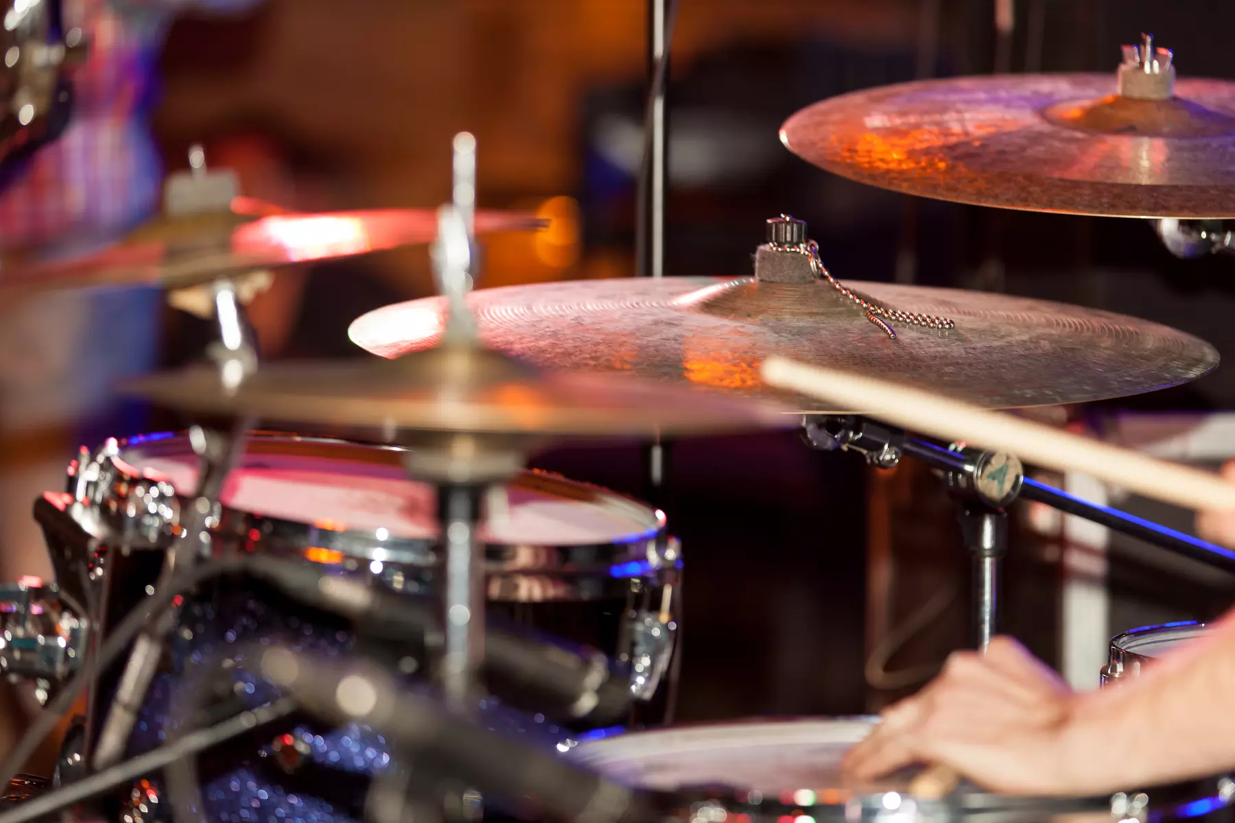 Discover Tom Metropoulos' Drumming Lessons with 2 or 4 Sessions and Save up to 47% - Primary Image