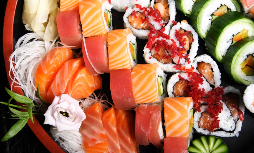 Image 1: Do 20% zniżki na: Groupon wartościowy na sushi w Sushi Zone