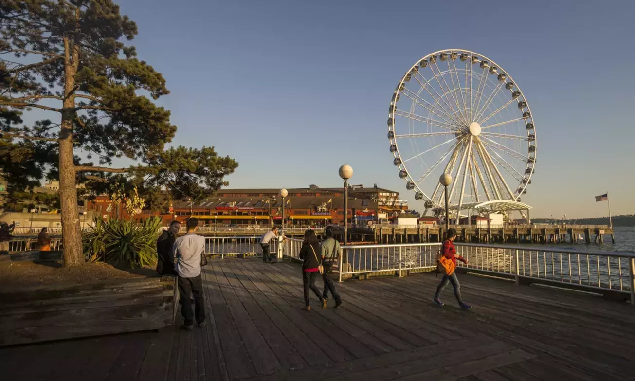 Hop-On Hop-Off Bus Sightseeing Tour – Seattle
