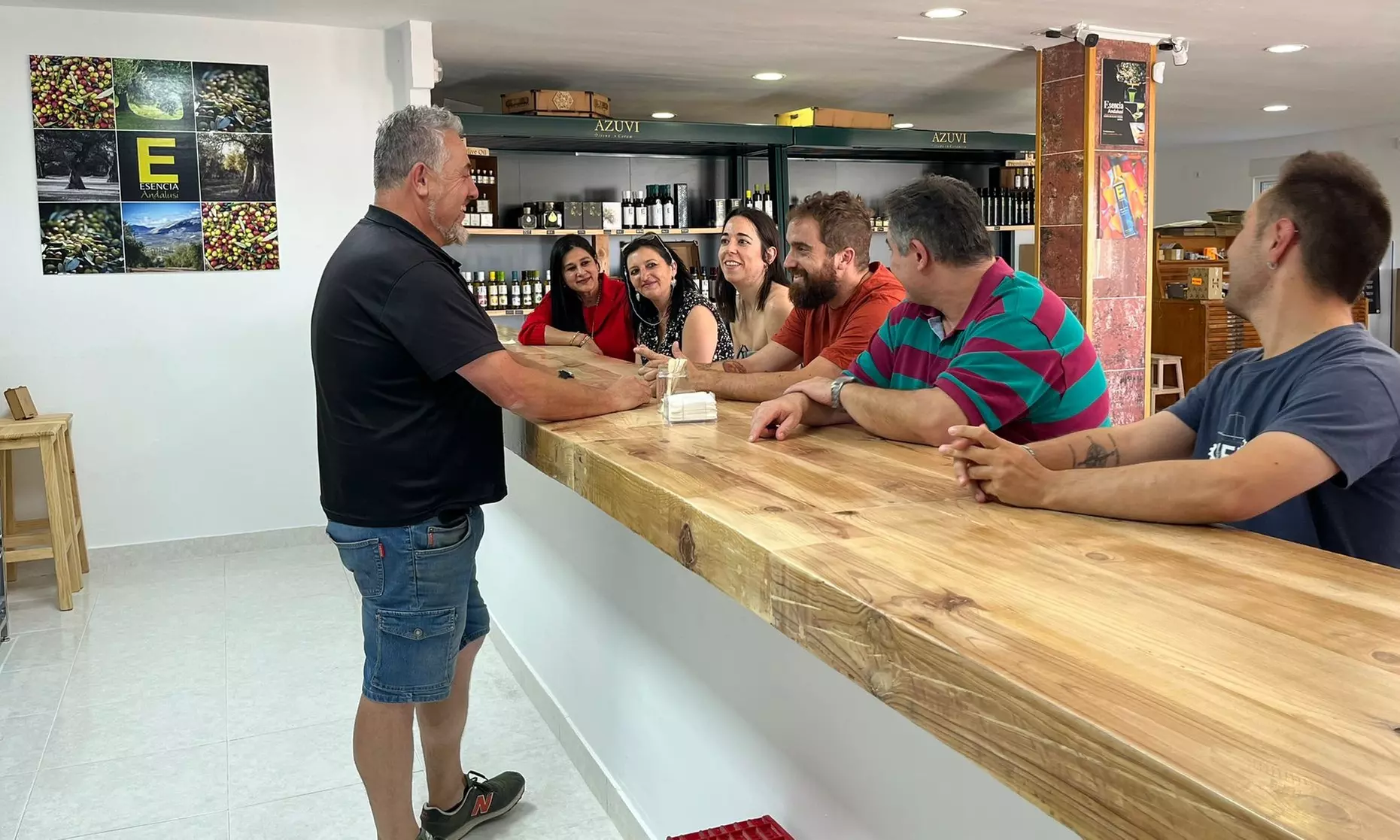 Cata de aceite de oliva virgen extra con visita guiada a almazara y envasadora en ESENCIA ANDALUSI GOURMET - Primary Image