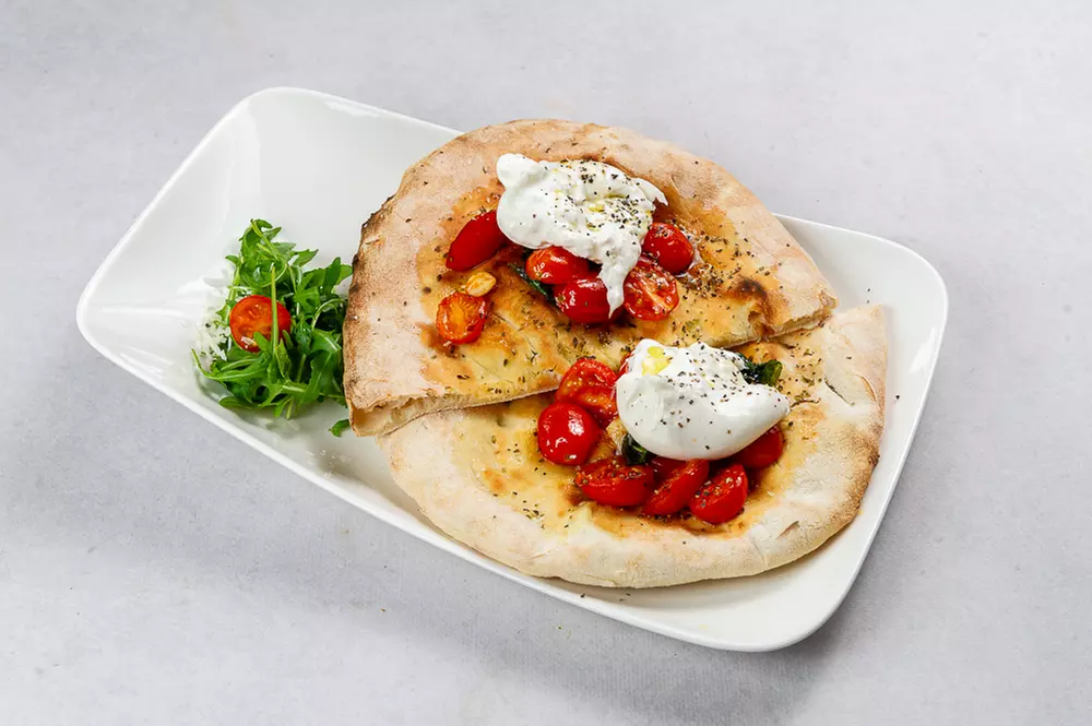 Włoskie specjały: pizza, pasta, panuozzo, deska smakołyków i więcej