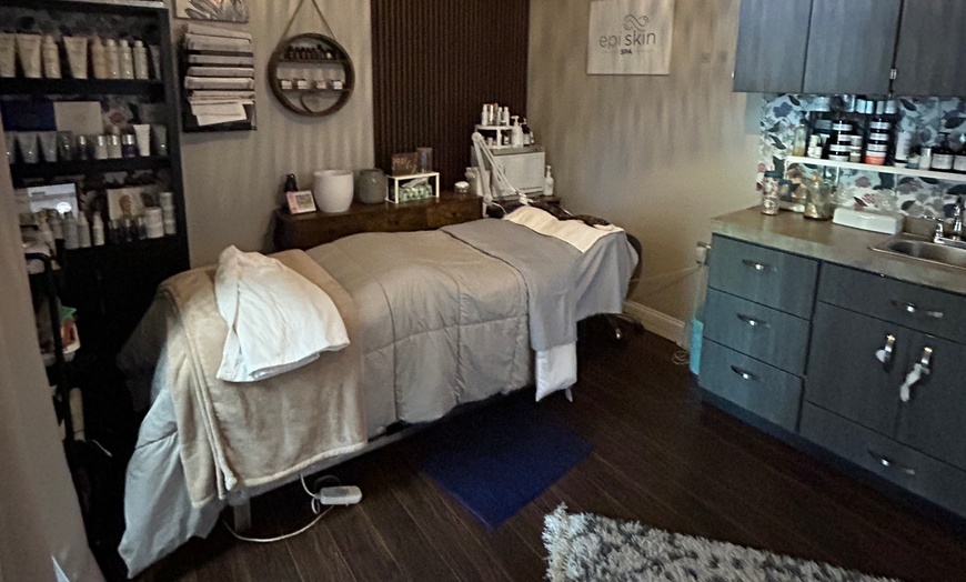 Image 2: Revitalize With a Blissful Head Spa Mini Facial & Reflexology