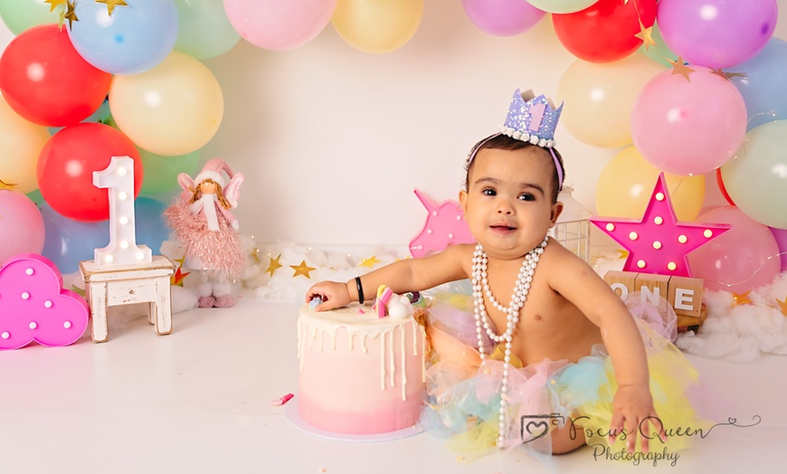 Image 13: Up to 50% Off on Tour - Photography at Focus Queen Photos