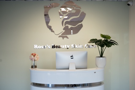 One 30 Minutes Back Massage  - Rose's Beauty Skin Care