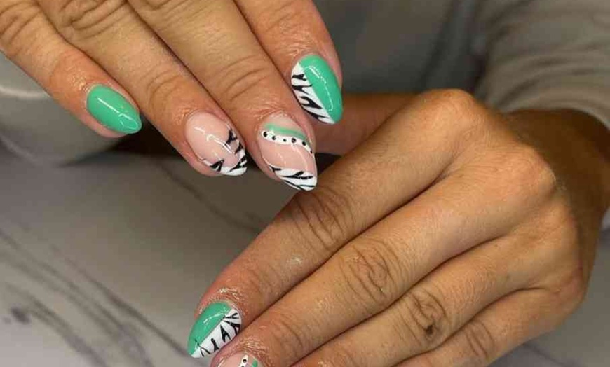 Image 5: Shellac Mini Manicure or BIAB Nails On Natural Nails