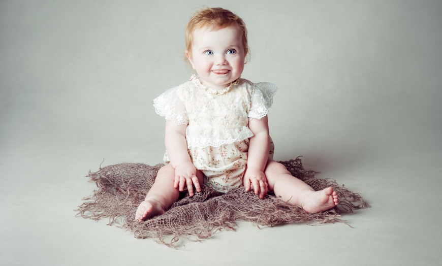 Image 6: 60-Min Family Photoshoot with a Keepsake 10” x 8” Print