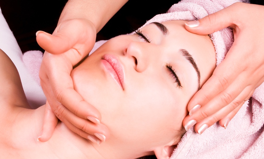 Image 2: 30-Minute Hydradermabrasion Deep Clean w/ Facials or Face Lifting