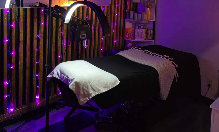 Image 4: Experience a60 Minute Custom Facial at Bronzed Beauty Bar