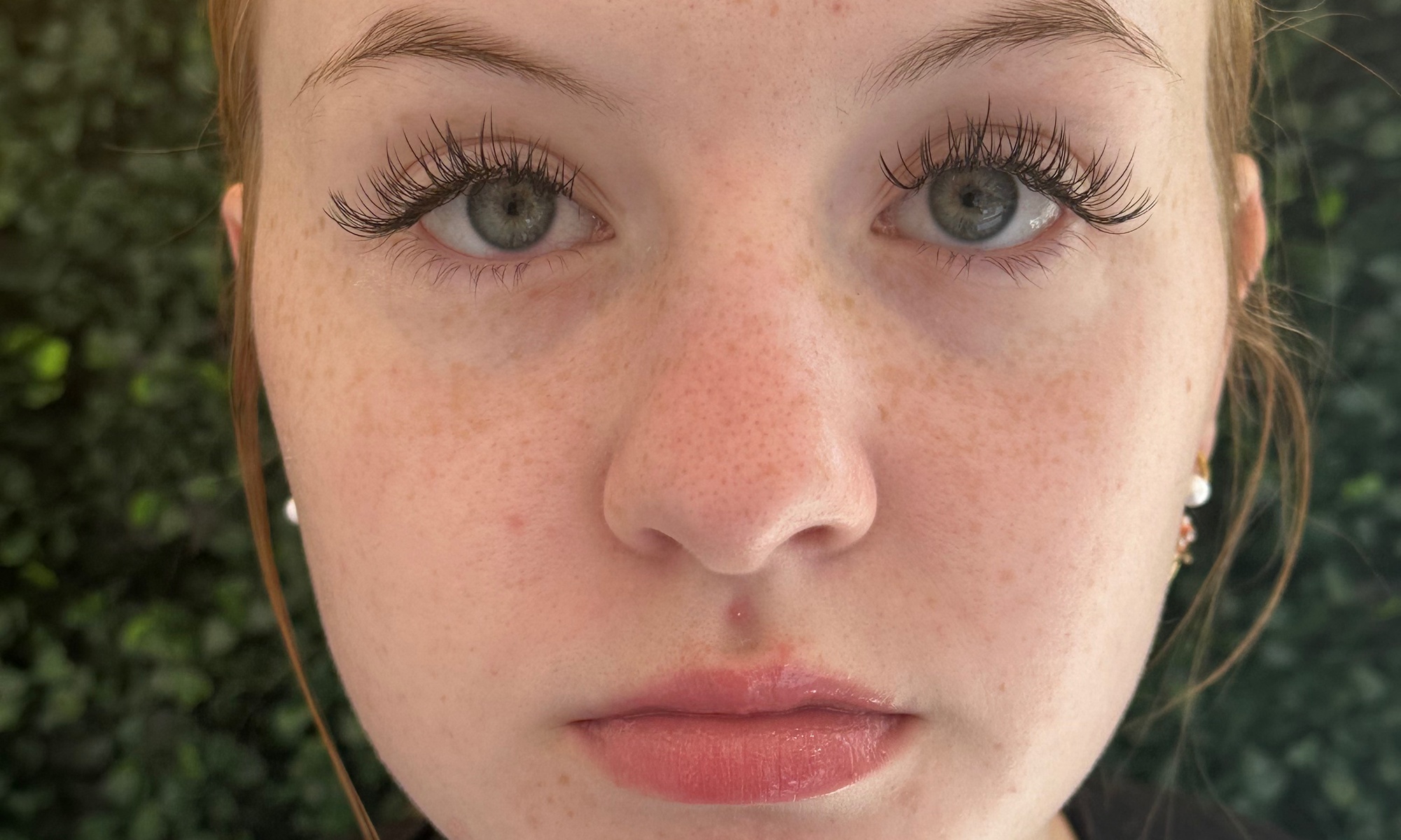 Enhance Your Look with a Full Set and 6D Volume Lash Extensions
