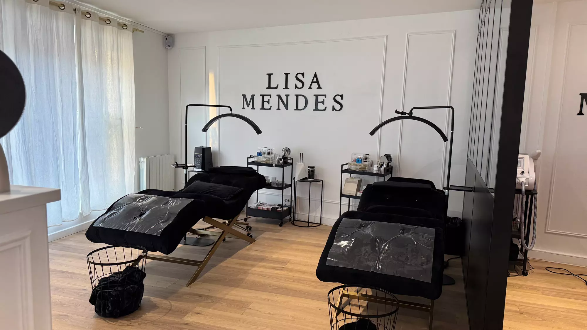 Maquillage semi-permanent des sourcils avec l'Institut Lisa Mendes
