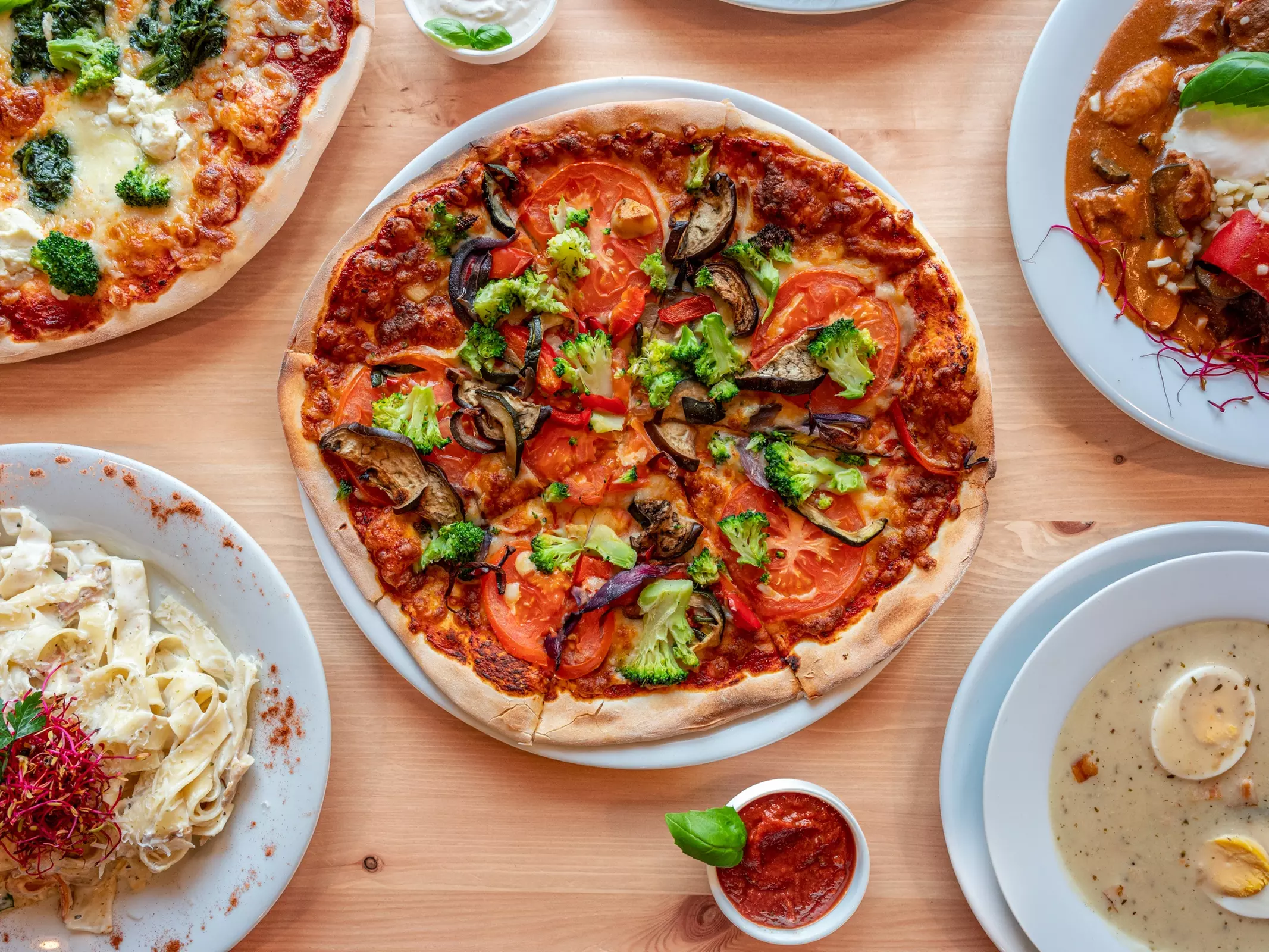 Do 17% zniżki na: Pizza w Bakłażan Pizzeria & Restauracja