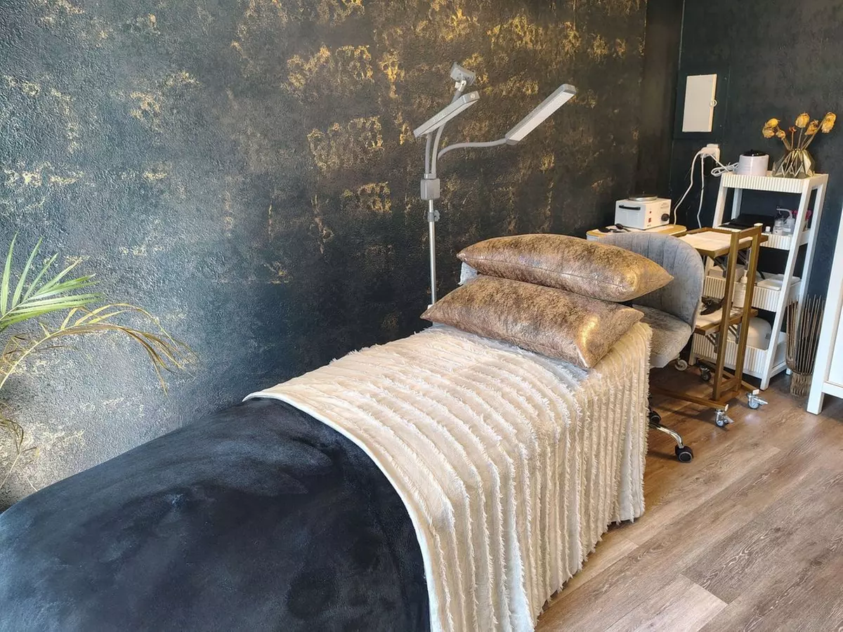 Enhance Yourself with Lash Extensions or Lash Fills