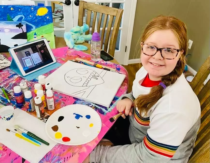 Discover a world of creativity with Artist at Heart offering 1 day or week passes for unlimited art classes, up to 35% off - Primary Image