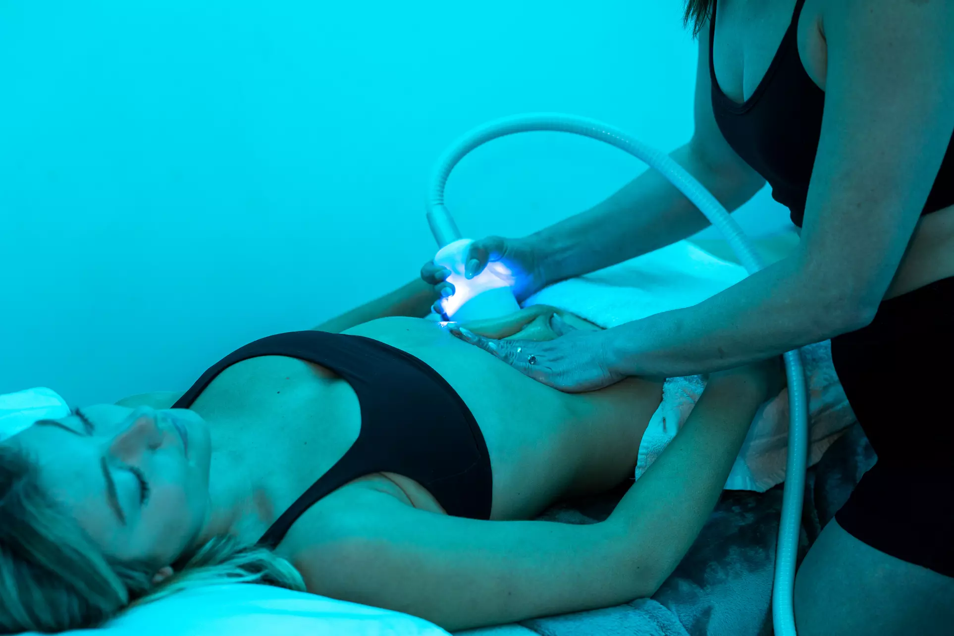 Discover the rejuvenating Cryoskin Slimming or Toning Session and Facial at Reboot Float Spa-Marina, with savings up to 35% - Second Medium