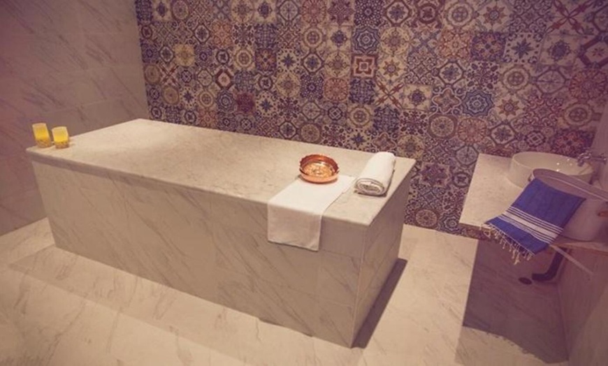 Image 1: Men's Moroccan or Turkish Bath at White Gold Spa