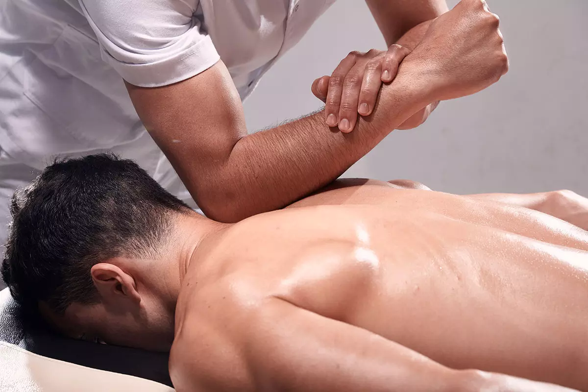 Indulge in Hot Oils, Hot Stone, Aromatherapy, with 60-Minute Deep Tissue Massage at Spavana Massage & Spa in Silver Lake - Primary Image