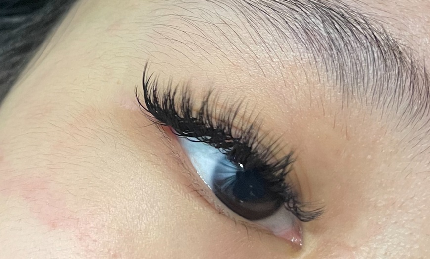 Image 2: Up to 37% Off on Eyelash Extensions at Hang's Spa
