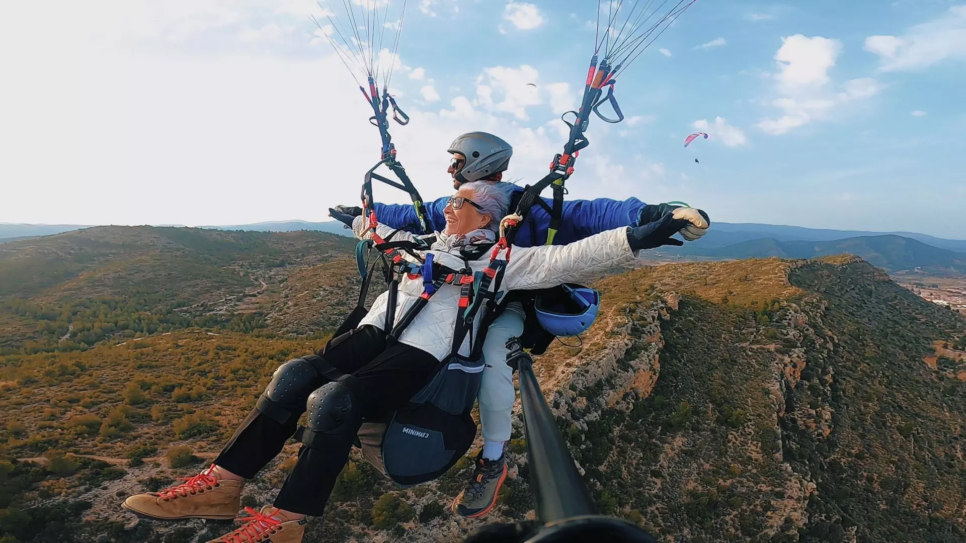 Vuelo en parapente biplaza de 30 minutos con monitor experto para 1