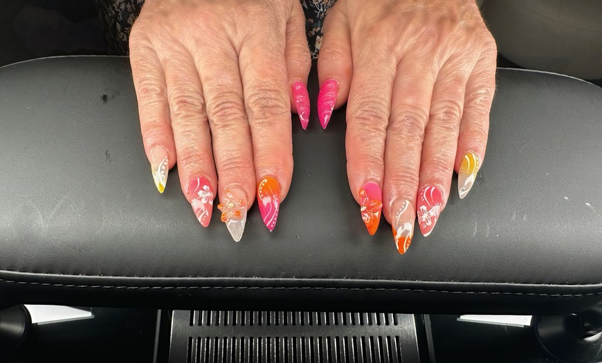 Image 4: Transform Your Nails w/1 Set of Gel-X/Polish Removal (Gel-X / Acrylic)