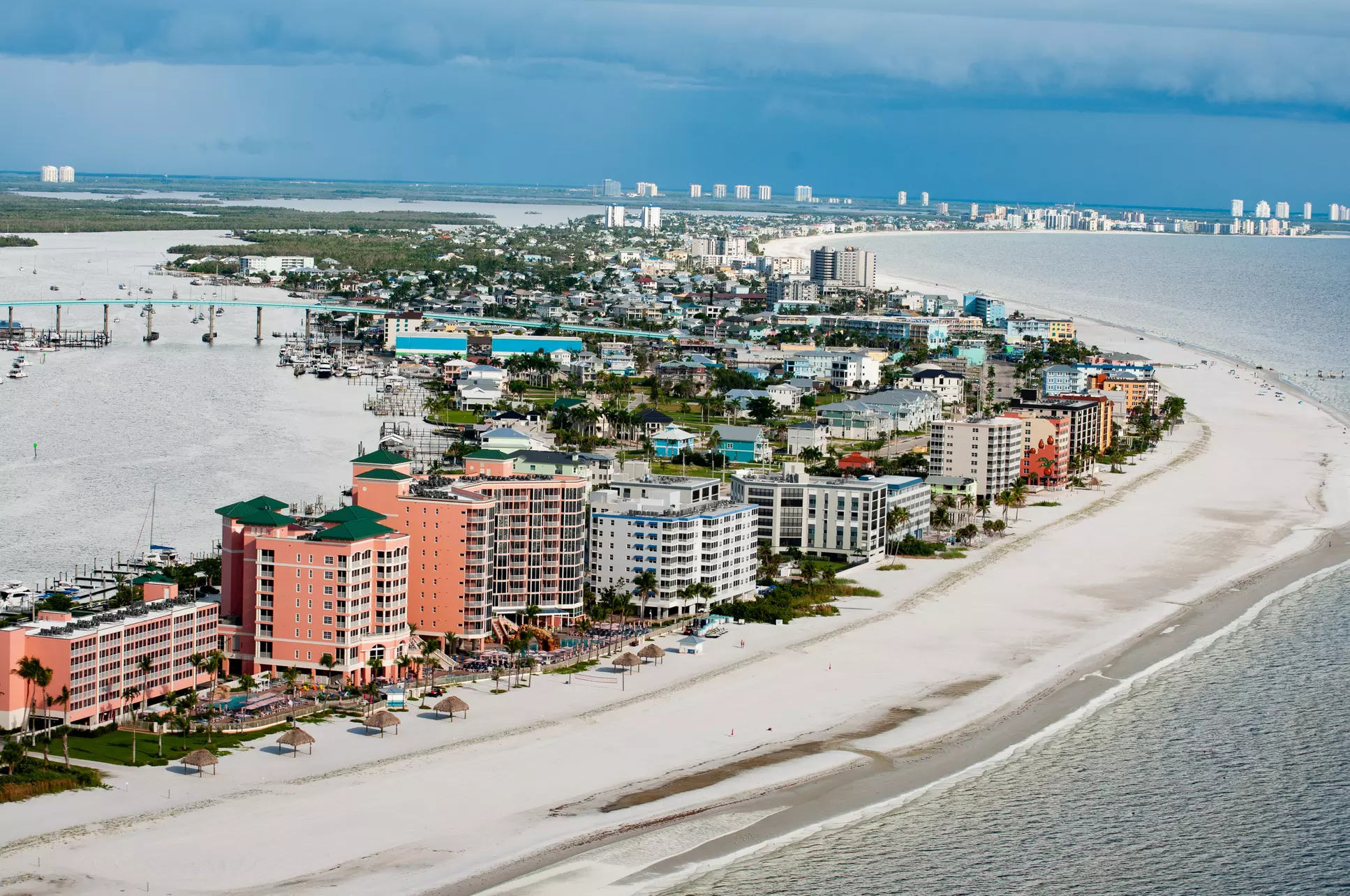 Thrilling Helicopter Tours & Coastal Flights – Fort Myers Beach