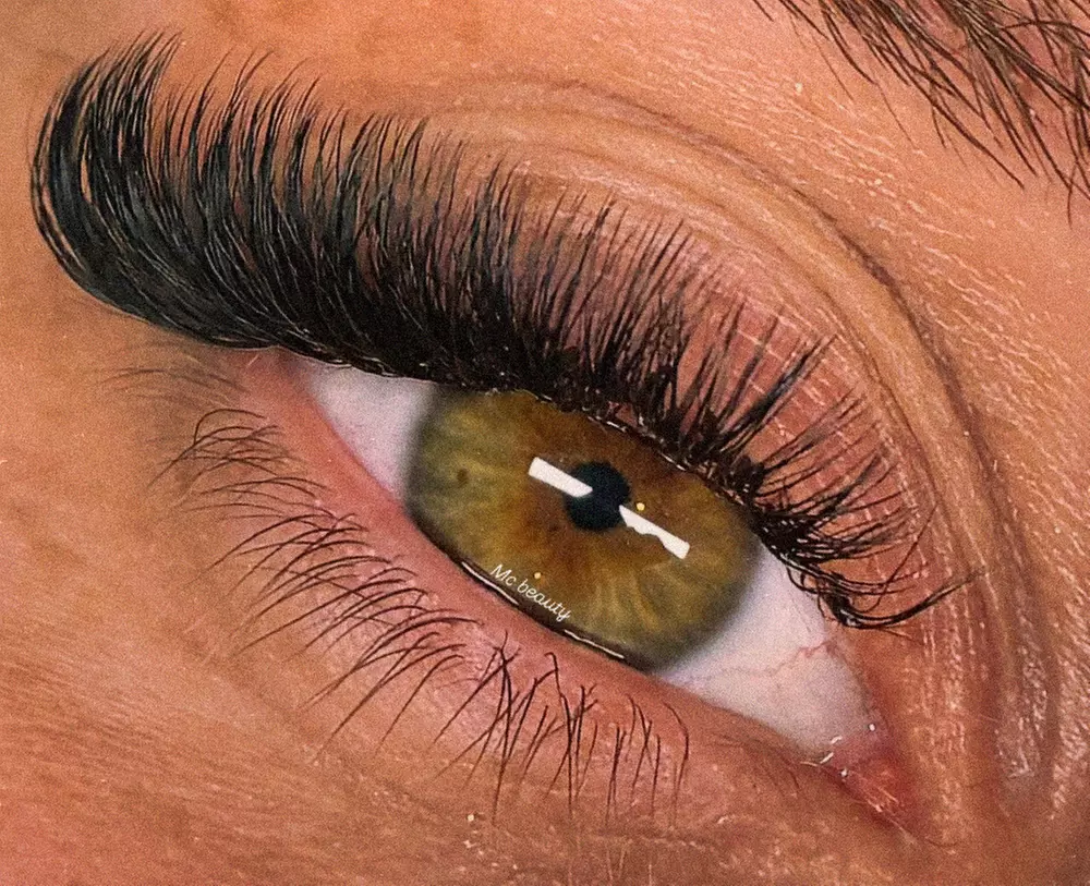 Extension ou rehaussement de cils ou Brow lift