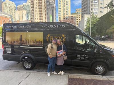 7-Hour Chicago Sightseeing Tour in a 13-Seater - RRR USA INC
