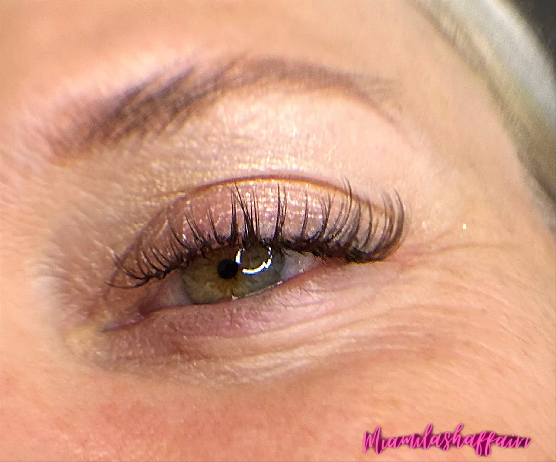 Experience Miamilashaffairr's exquisite eyelash extensions with options from Classic to Mega Volume and save up to 38% - Second Medium