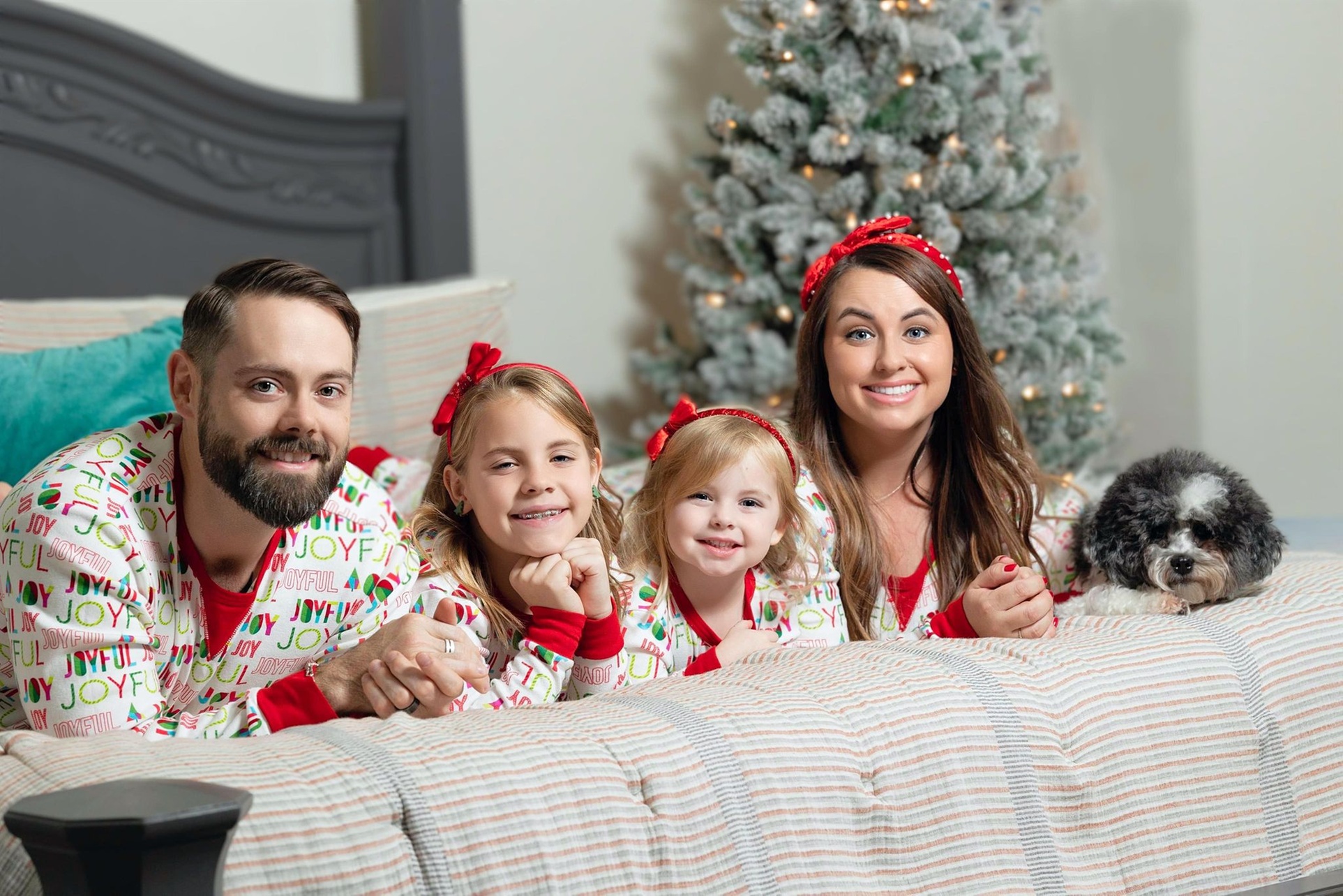 Up to 91% Off on In-Studio Holiday Family Shoot