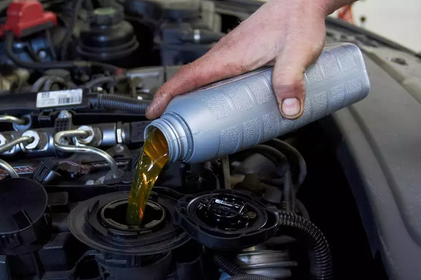 Up to 37% Off on Oil Change at Hub Starters & Alternators Inc. Auto Repair - Primary Image