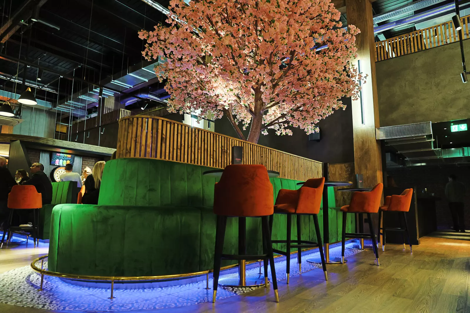 One Hour Bowling with Pizzas