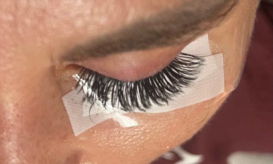 Image 4: Premium Mink Extensions Individual Hybrid/ Volume Individual: Full Set or Fill at Savvy Skin-Care(Up to 61% Off)