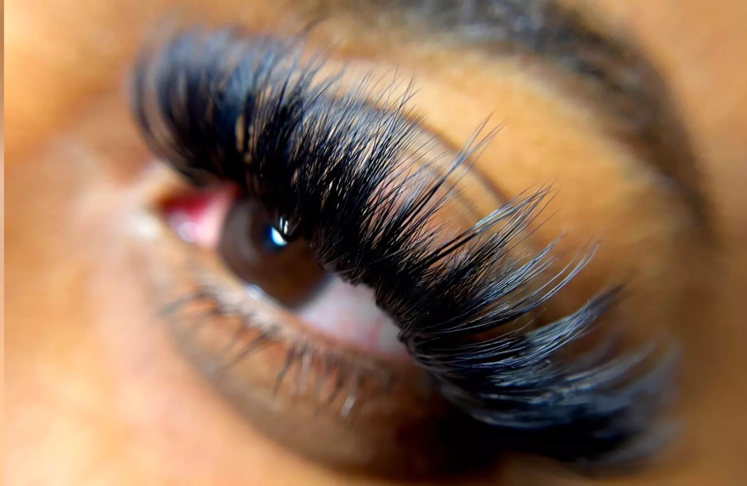 Choose Your Perfect Lash Style: Classic, Hybrid, Mega Volume & More