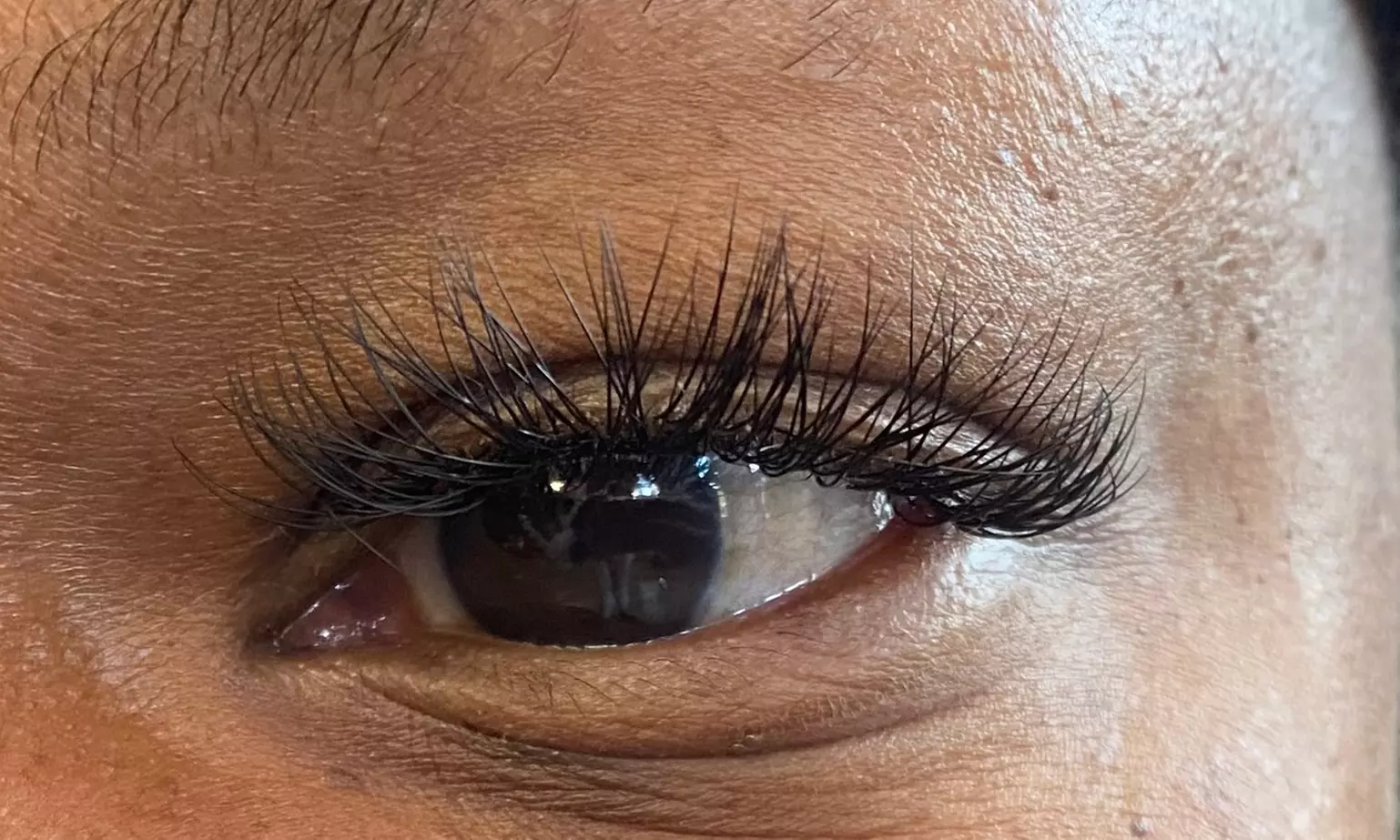 Elevate your style with Chocsbeauty's full sets of eyelash extensions including classic, hybrid, or volume for up to 45% off - Second Medium