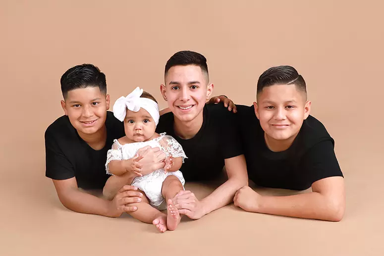 Capture special moments with a 30 or 60-minute studio photo shoot