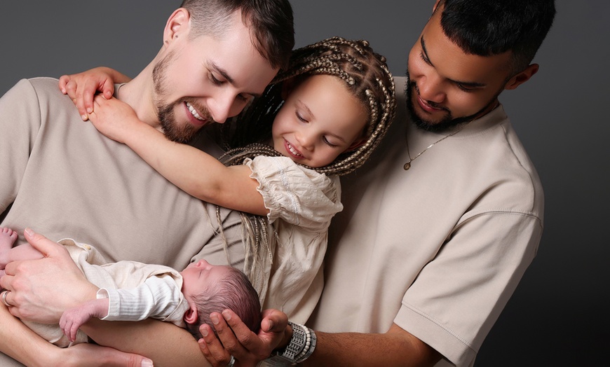 Image 1: Family Photoshoot With Canvas Print 