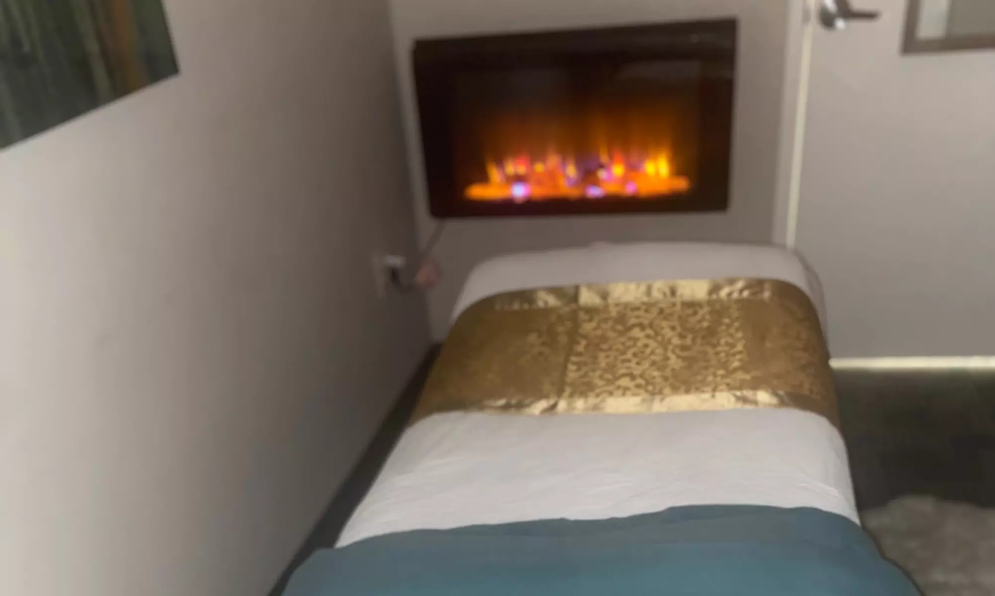 Up to 40% Off on Hot Stone Massage at Lesleys Touch - Primary Image