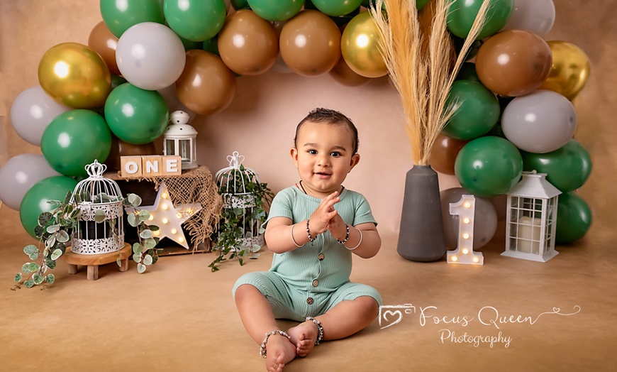 Image 9: Up to 50% Off on Tour - Photography at Focus Queen Photos