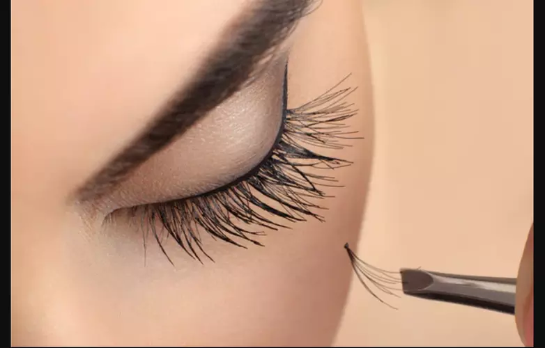Get Cluster Lashes Application at 5T BEAUTY ACADEMY  50% Off - Image 2