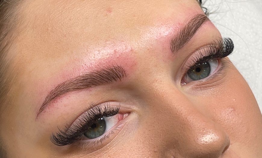 Image 7: Microblading mit optionaler Nachbehandlung oder Ombre Microshading