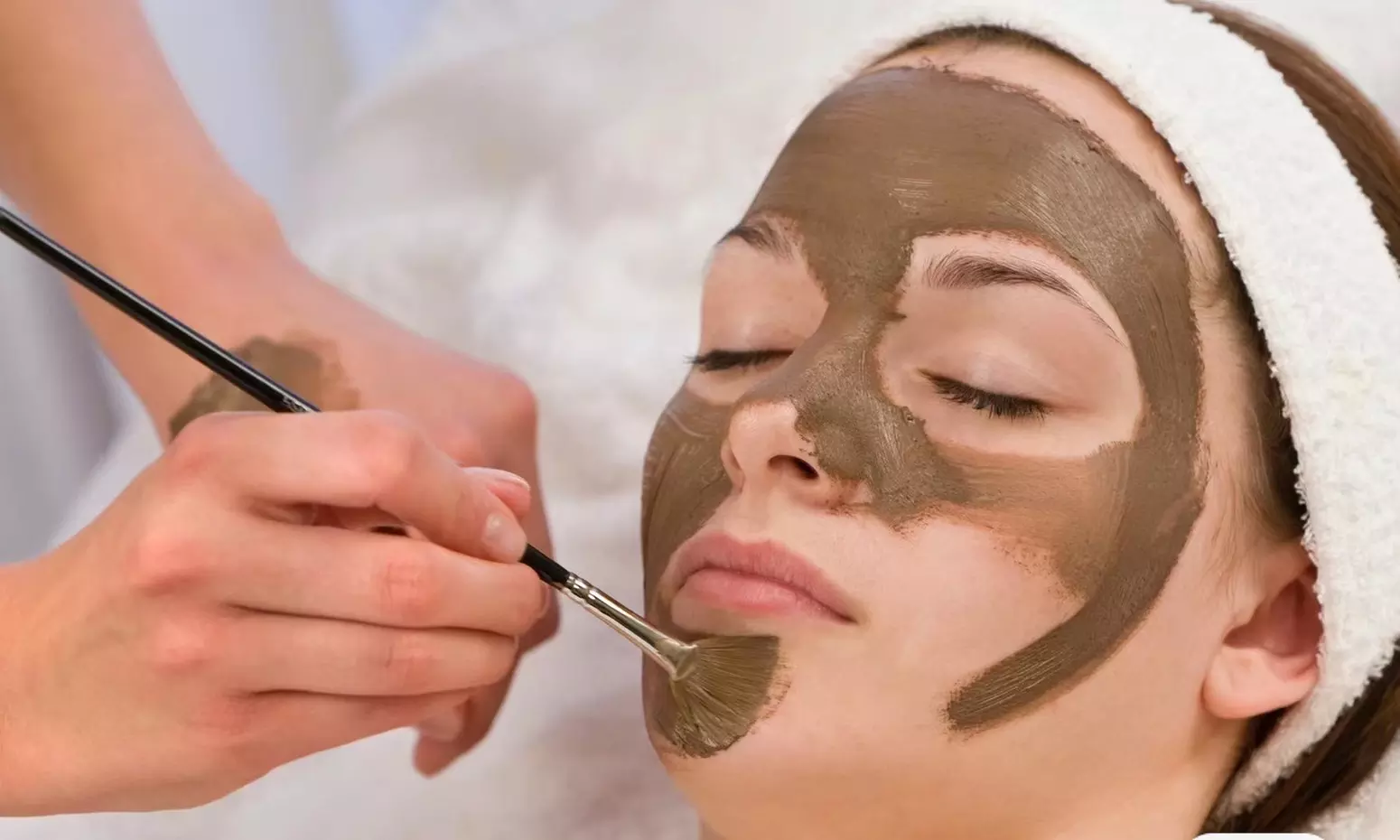 Up to 35% Off on Facial at FenFen Beauty