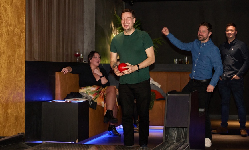 Image 2: One Hour Bowling with Pizzas