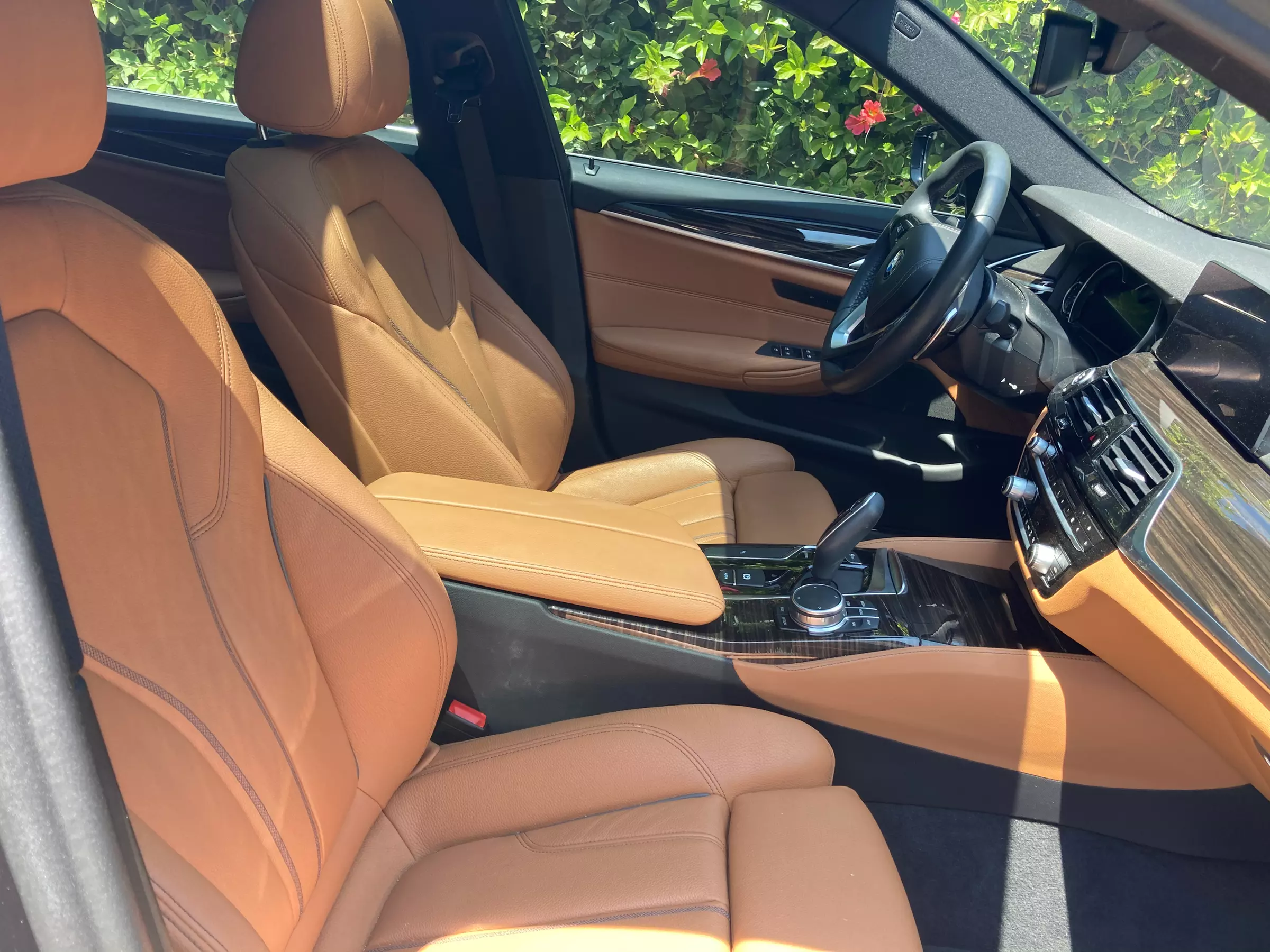 Up to 33% Off on Exterior & Interior Car Detail at Lemonade auto cleaning - Second Medium