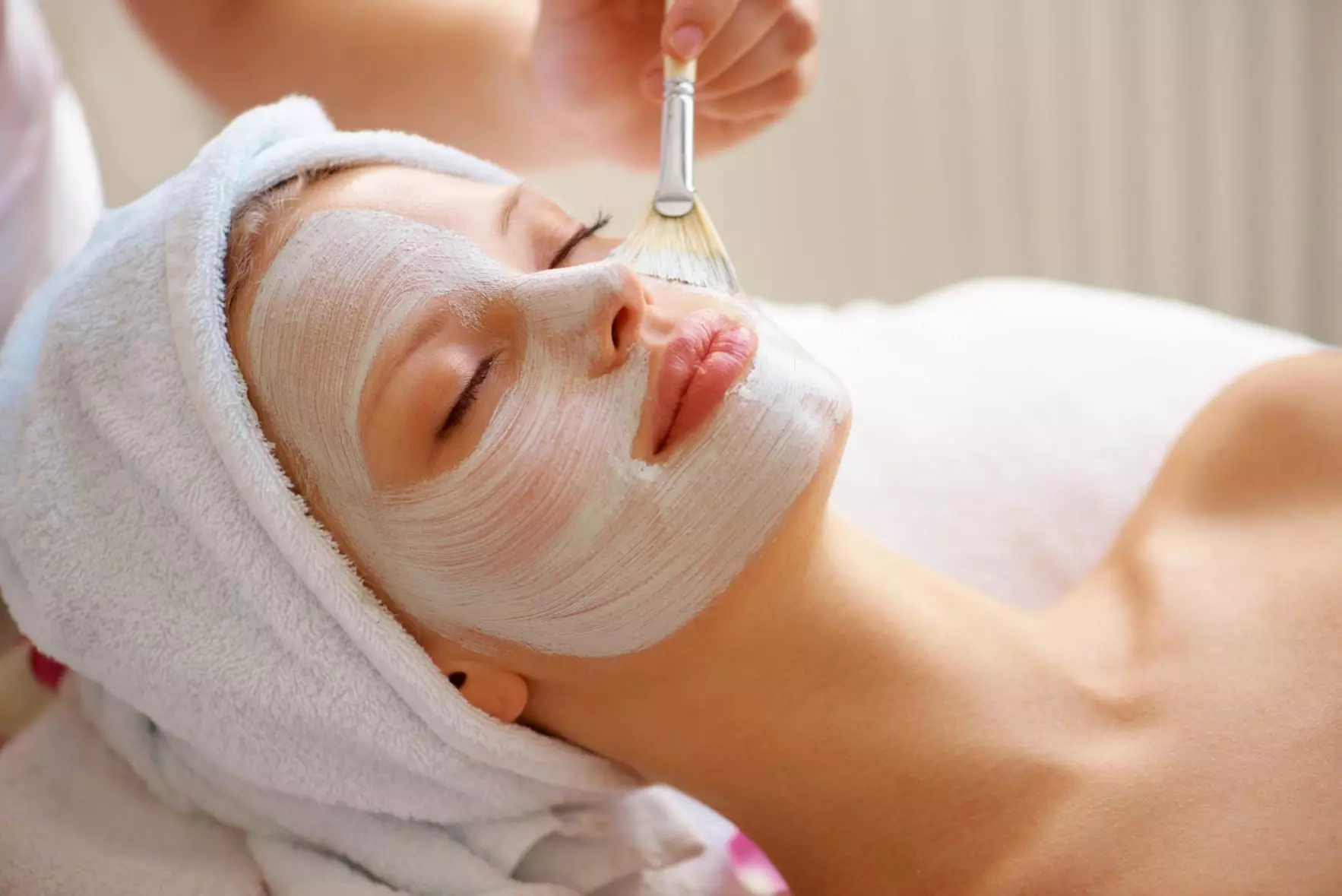 Up to 59% Off on Moisturizing Facial at Delicious Spa
