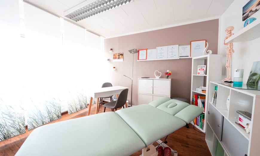 Image 2: 50 oder 75 Min. brasilianische Lymphdrainage inkl. Massage für 1 Pers.