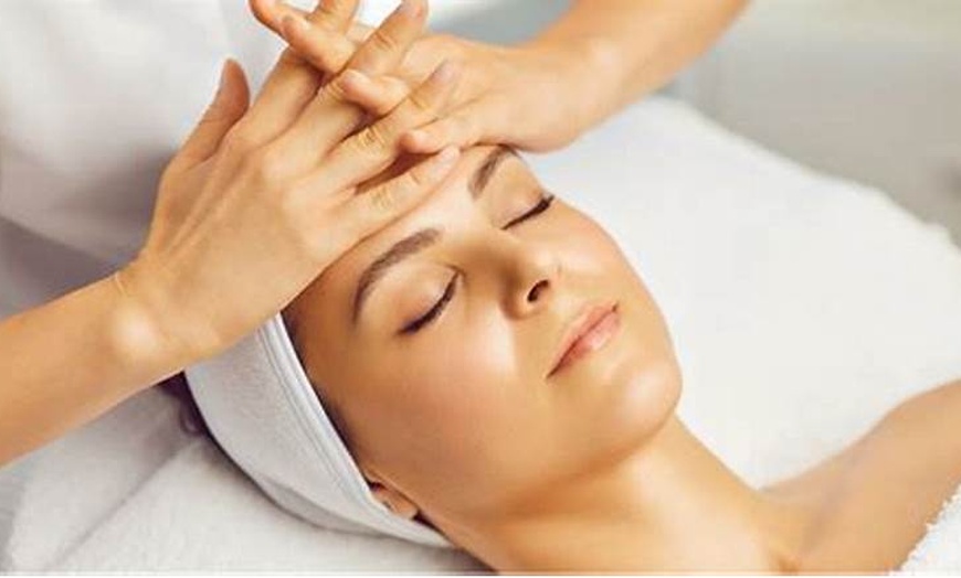Image 2: Get 90-minute sessions w/ Hot Stone Massage, Aromatherapy & More