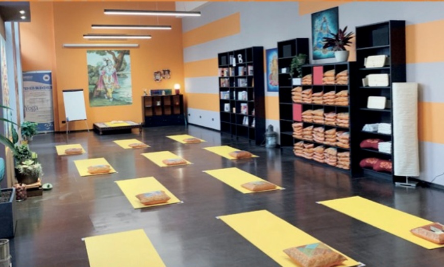 Image 2: Fino al 75% di sconto su Yoga da Centro Yoga Darshan