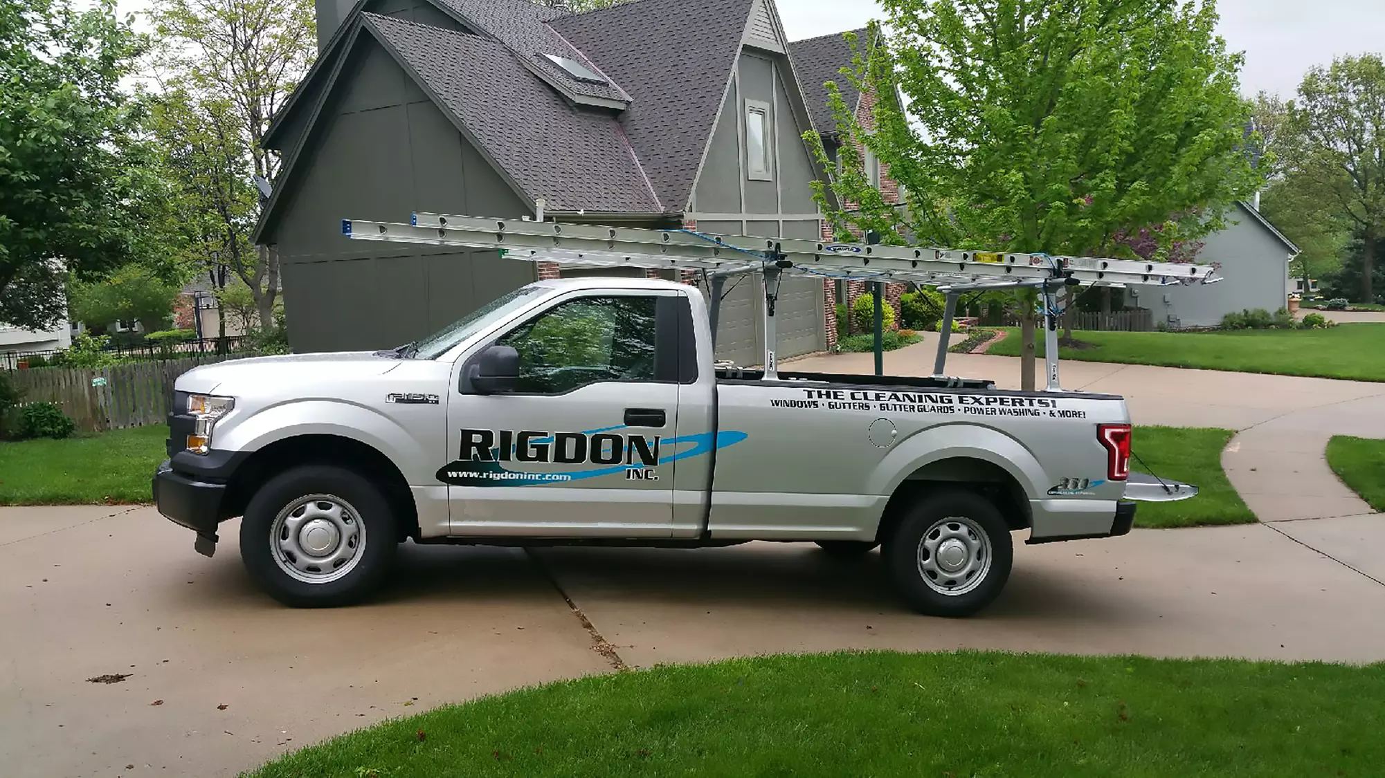 Get Your Windows Spotless with Exterior and Interior Cleaning