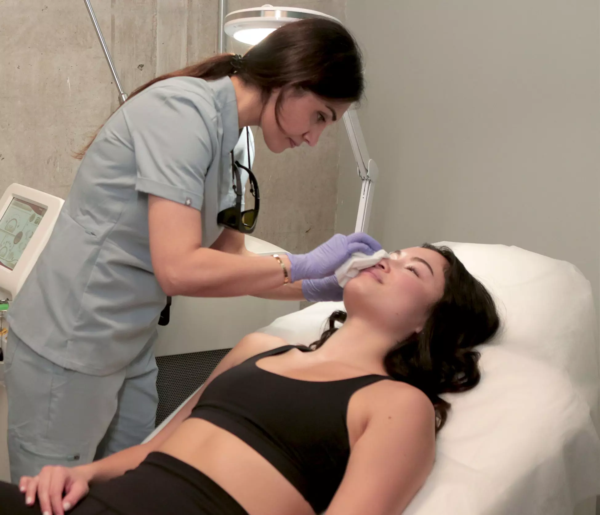 Up to 59% Off on Laser Hair Removal at Ansarian Aesthetic Clinic - Primary Image