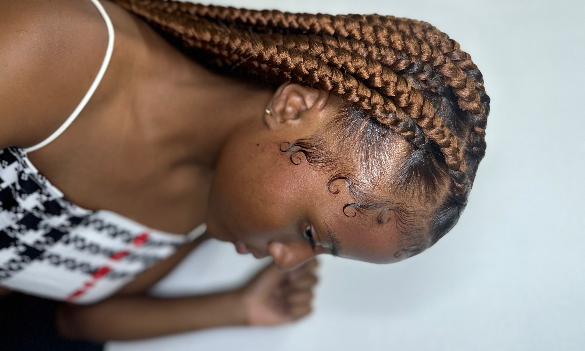 Get Protective and Stylish with Knotless Braid Sessions